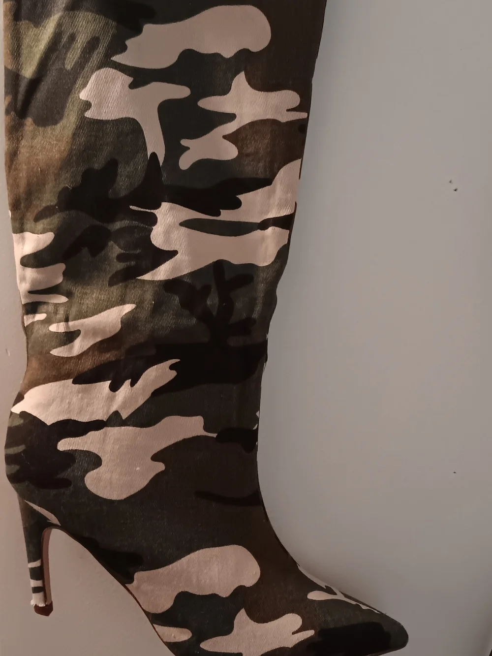 Chase & Chloe Camouflage Knee High Stiletto Boots Women's Size 8W NWOT